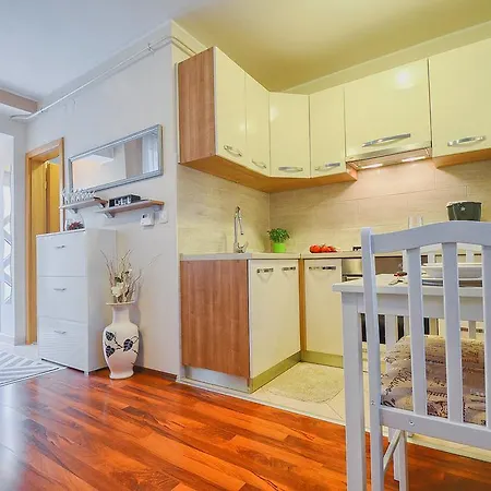 Daire E&e Arena With Free Private Parking